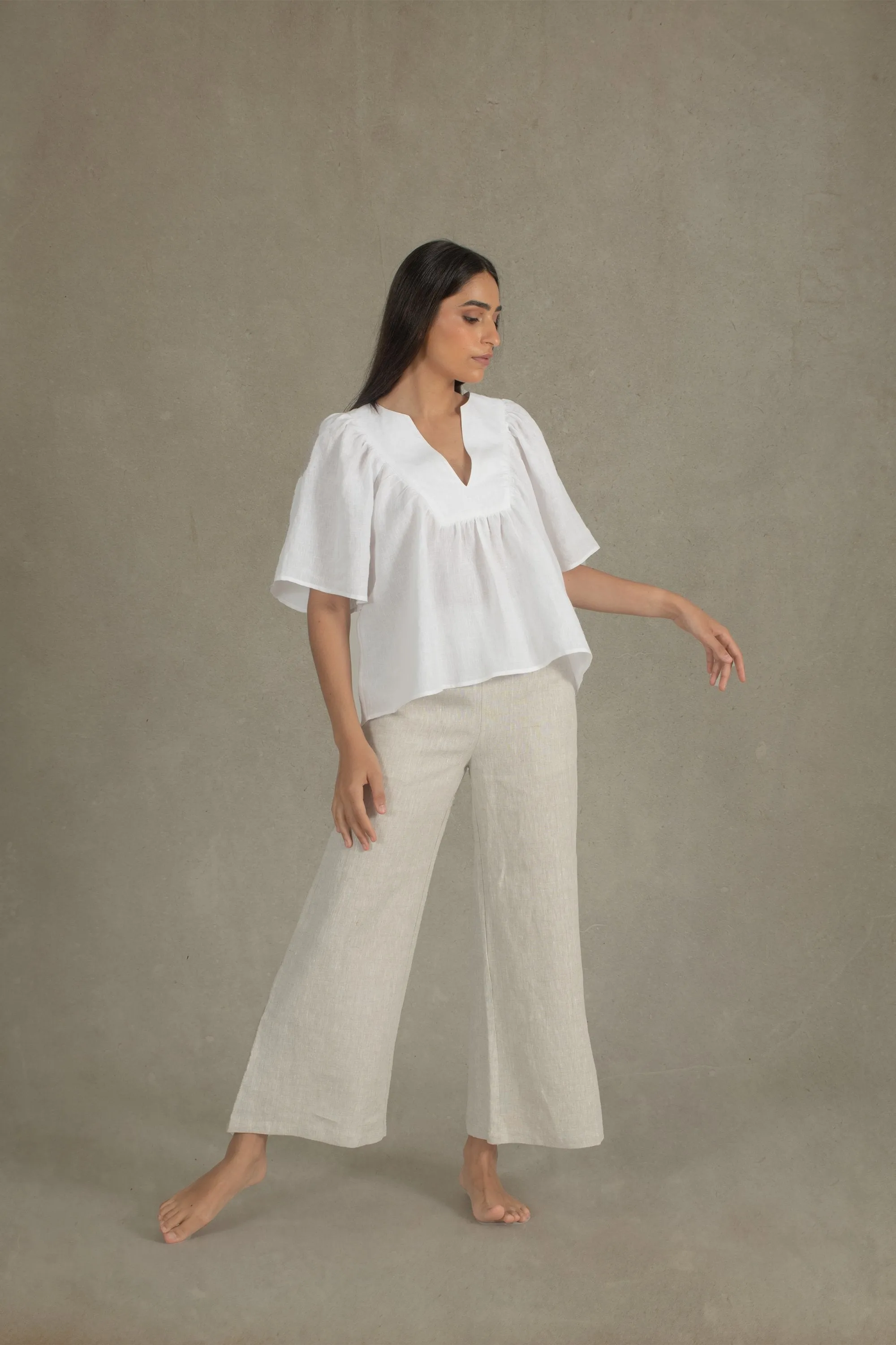 Akadamia Linen Top White