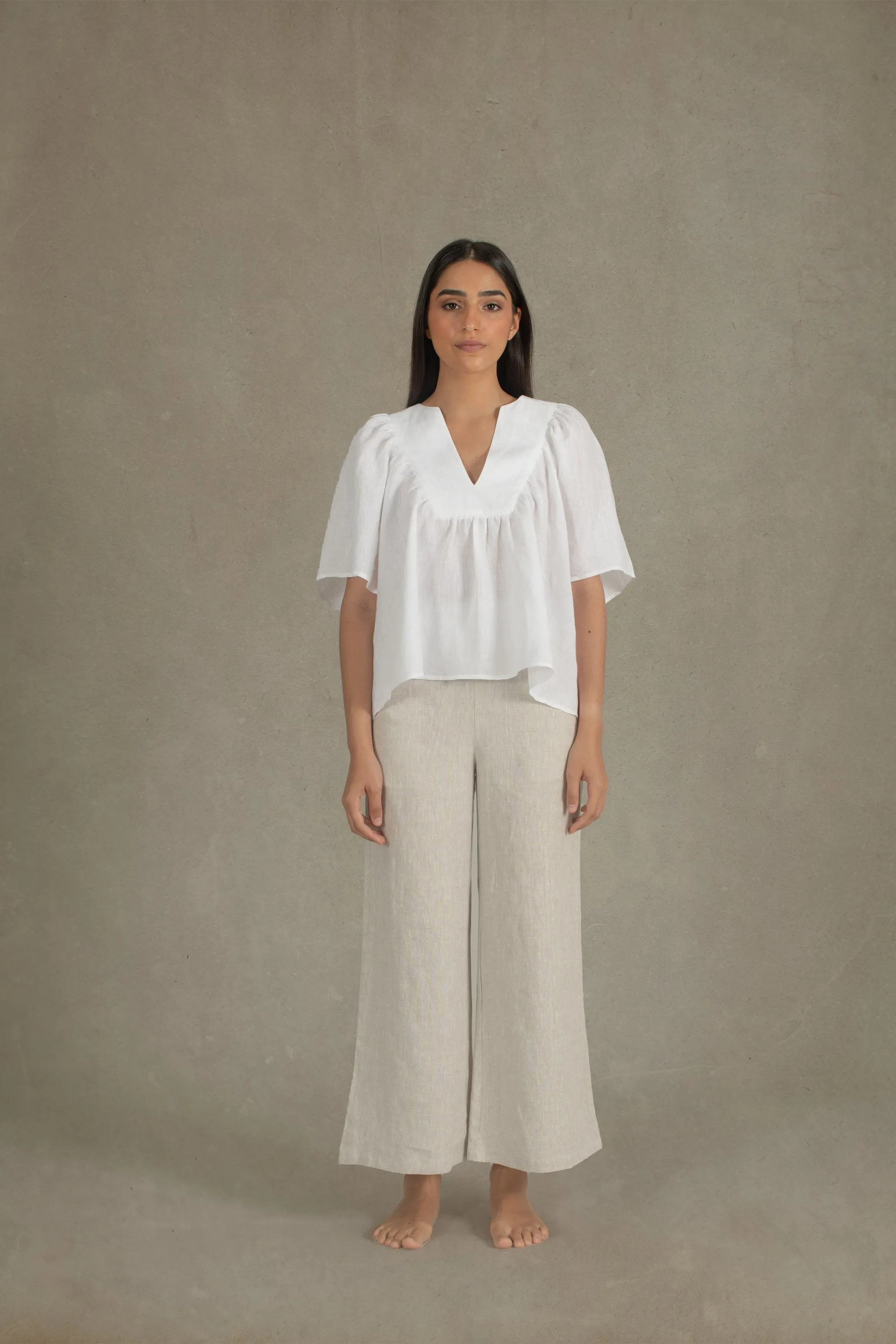 Akadamia Linen Top White