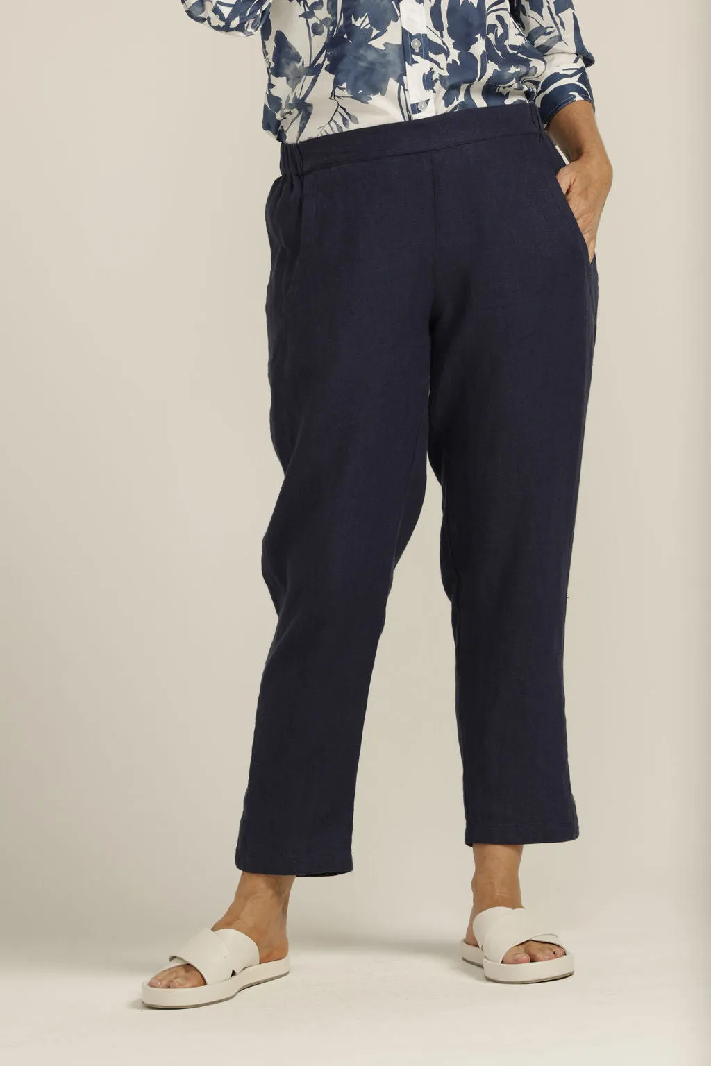 Linen Flat Front Tapered Pant Navy